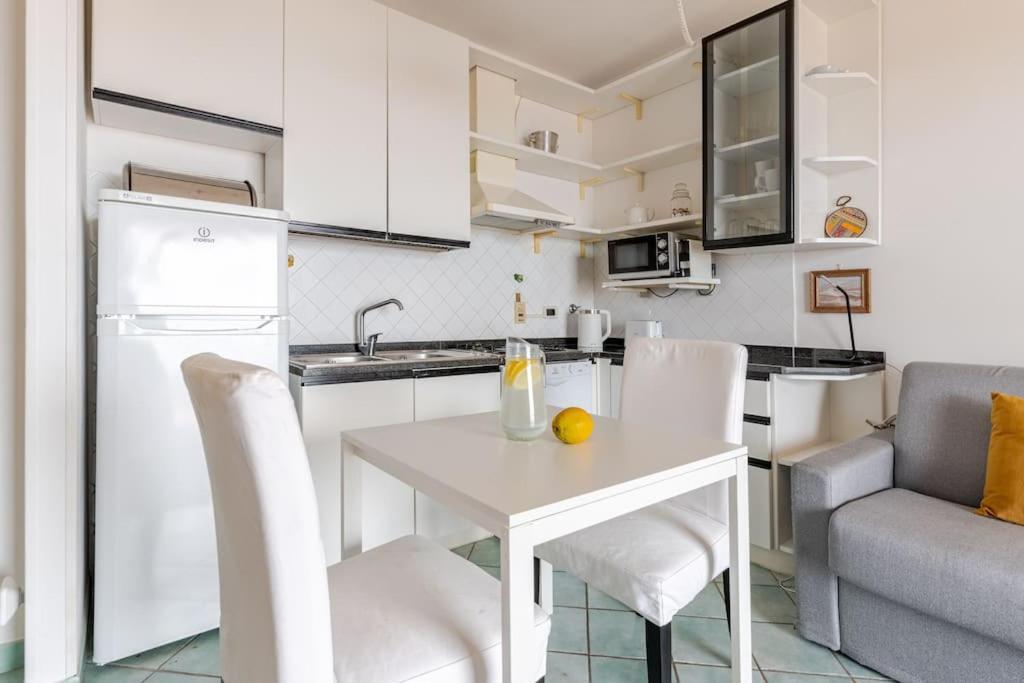 Thekeystudio, La Casa Del Mare Azzurro With Seaview Ventimiglia Zewnętrze zdjęcie