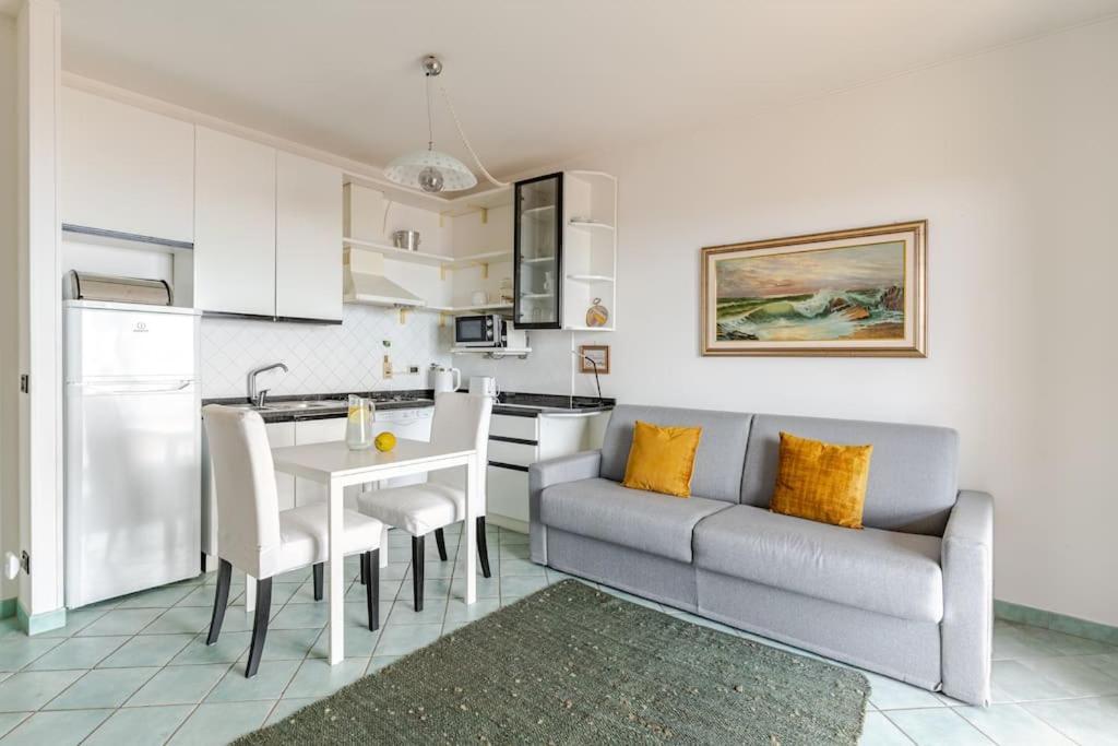 Thekeystudio, La Casa Del Mare Azzurro With Seaview Ventimiglia Zewnętrze zdjęcie