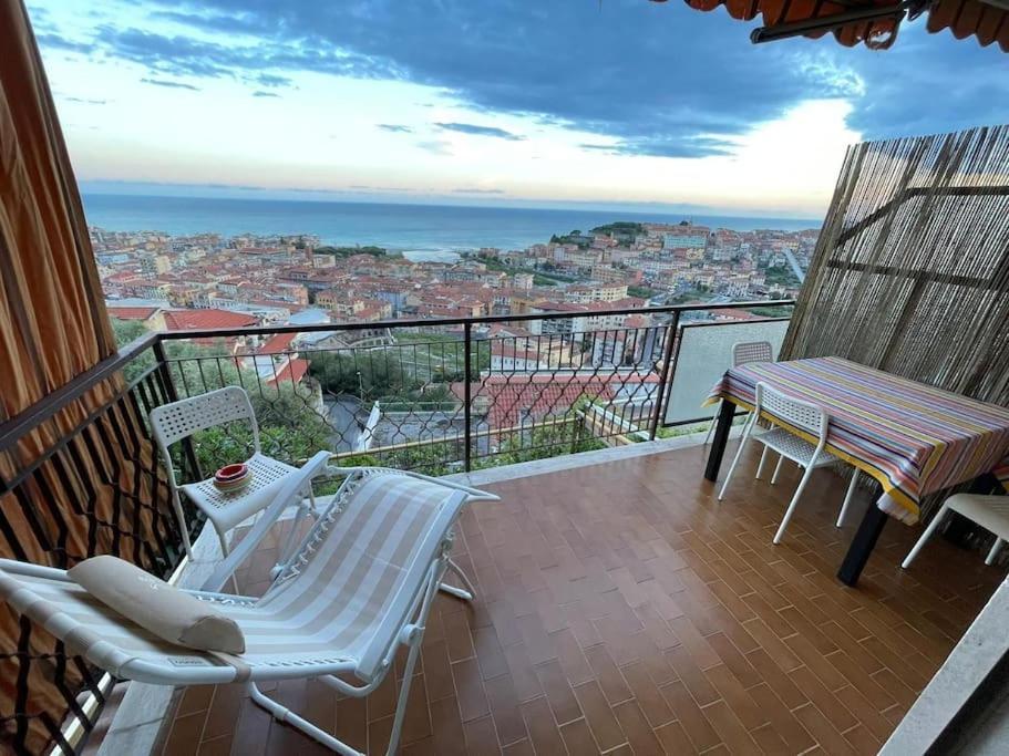 Thekeystudio, La Casa Del Mare Azzurro With Seaview Ventimiglia Zewnętrze zdjęcie