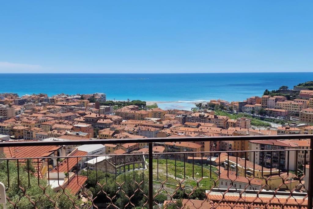 Thekeystudio, La Casa Del Mare Azzurro With Seaview Ventimiglia Zewnętrze zdjęcie